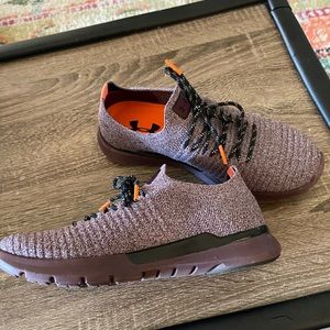 Under Armour tennis shoes